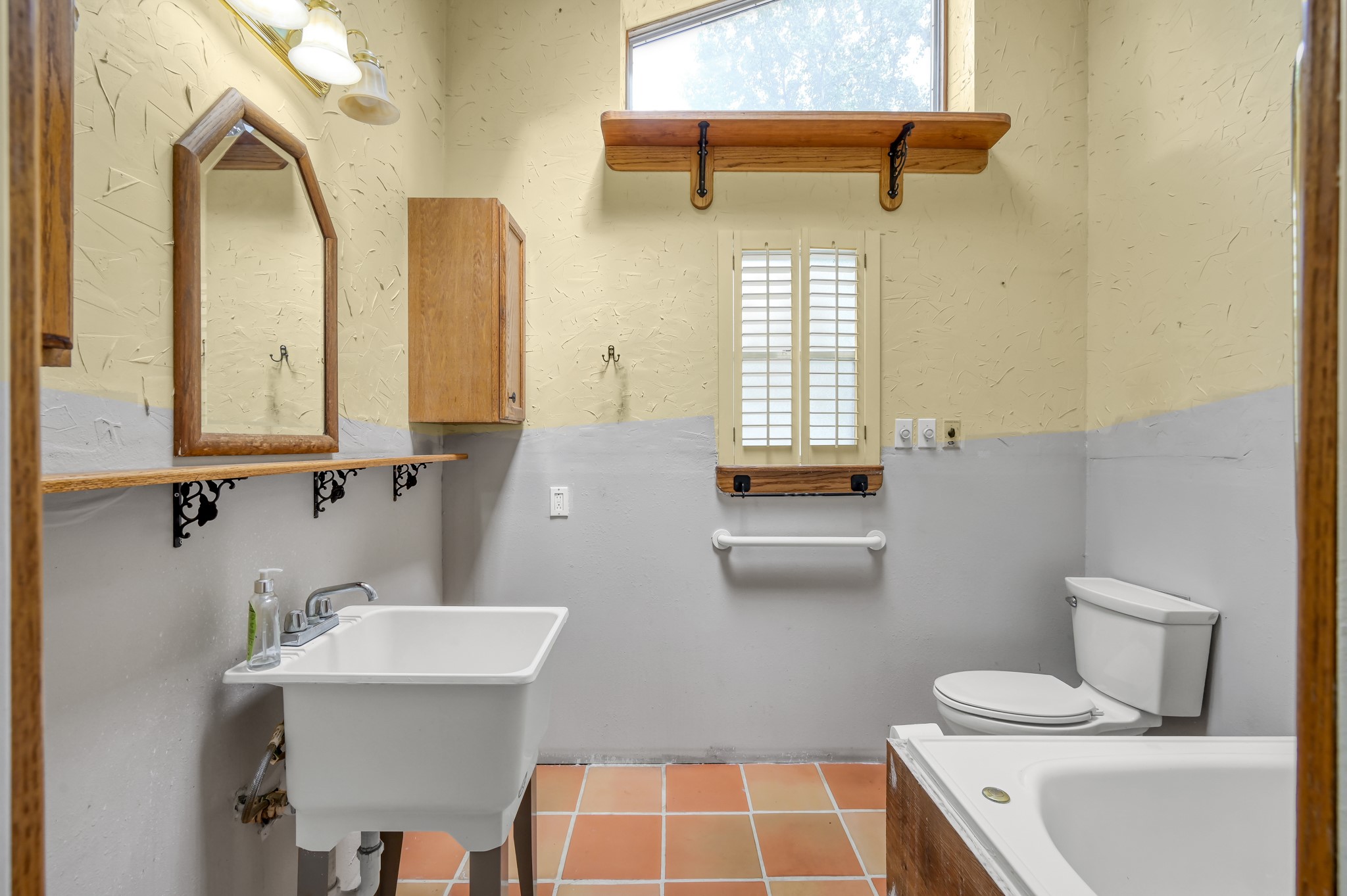 2207 Arendale Lane Spring, TX 77386 - Photo 19 of 30 Interior view of the primary bathroom.