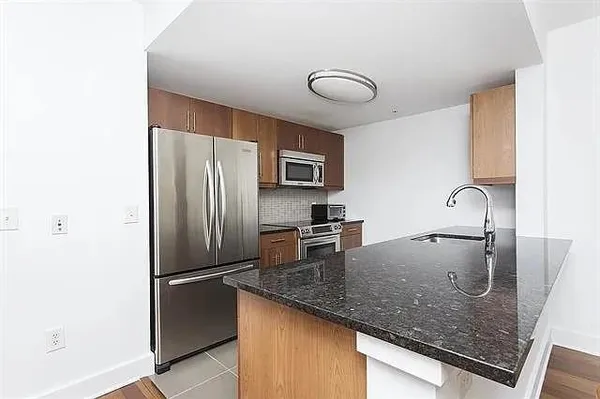 $3,200 | 88 Morgan Street, Unit 305, Jersey City, NJ 07302