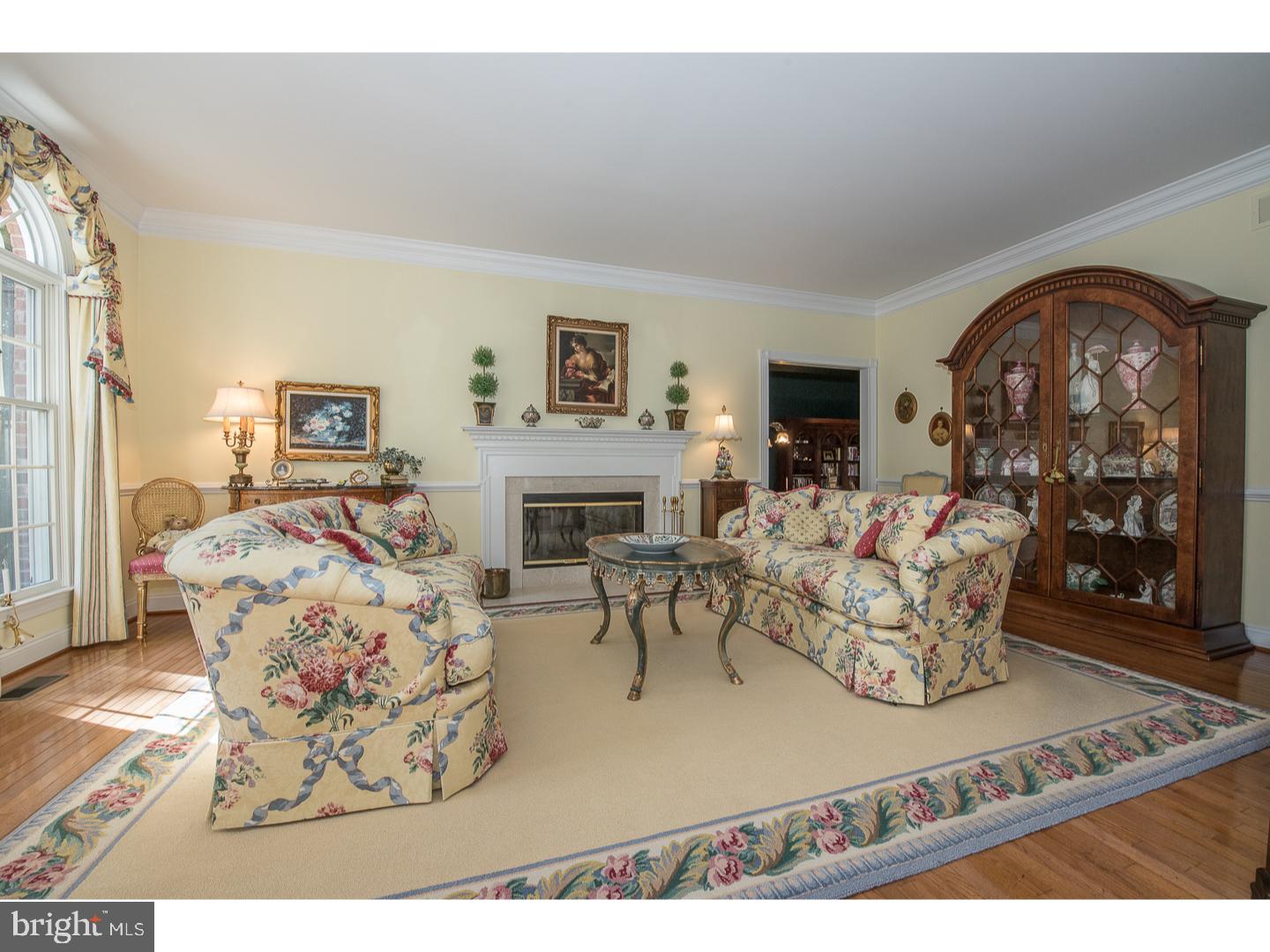2119 Inverness Lane Berwyn, PA 19312 - Photo 4 of 25 Gallery Image 4