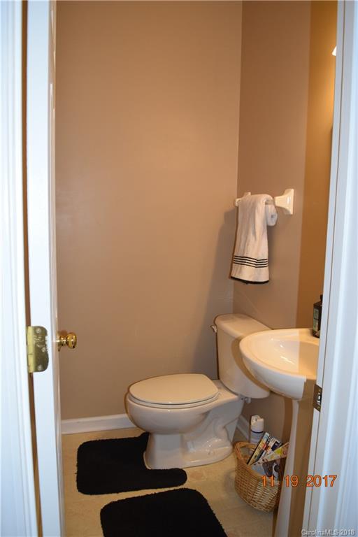 5607 Falls Ridge Lane Charlotte, NC 28269 - Photo 14 of 35