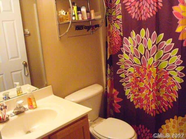 5607 Falls Ridge Lane Charlotte, NC 28269 - Photo 5 of 35