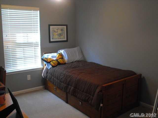 5607 Falls Ridge Lane Charlotte, NC 28269 - Photo 6 of 35