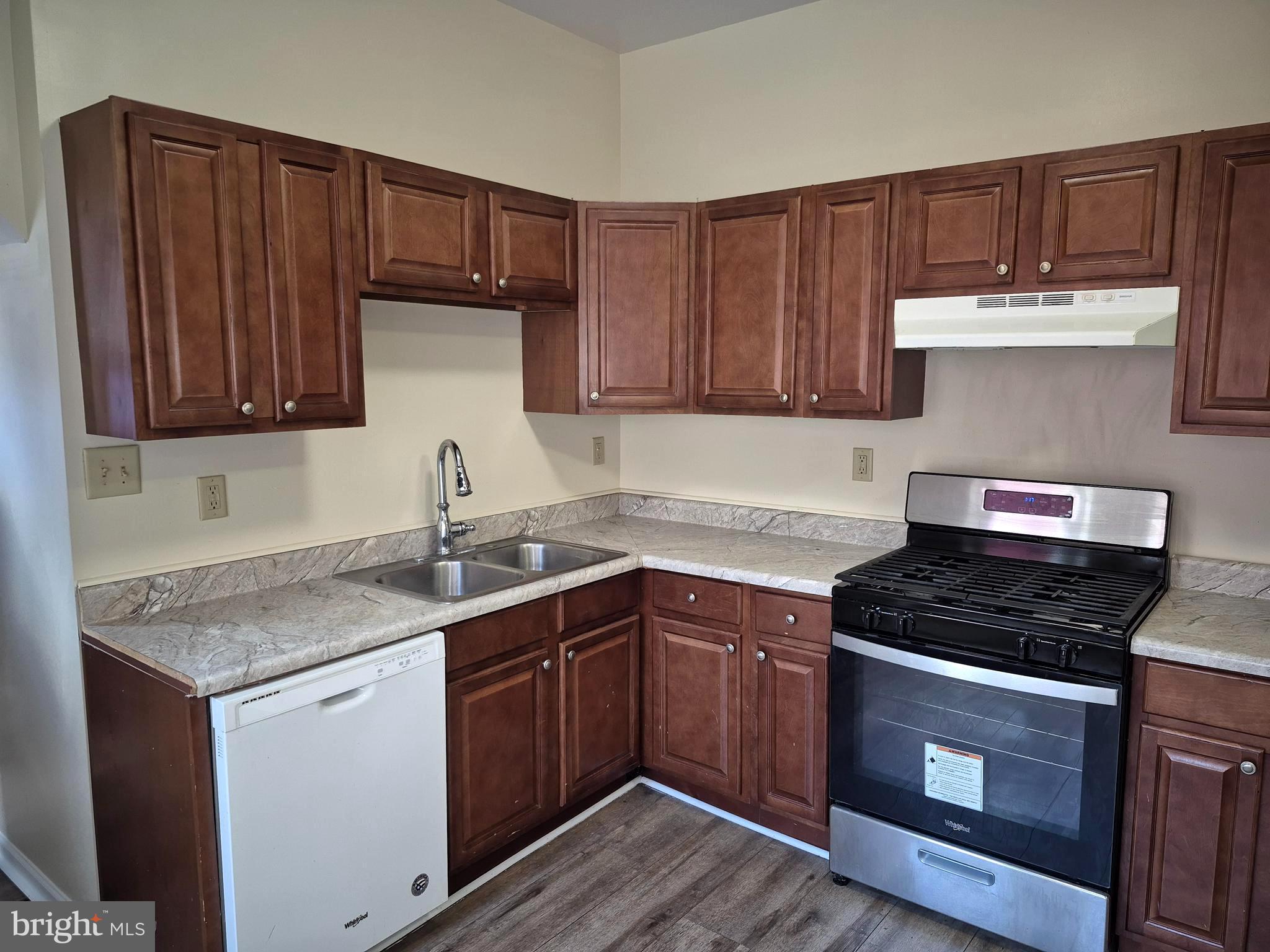 310 North 4th Street Reading, PA 19601 - Photo 15 of 39