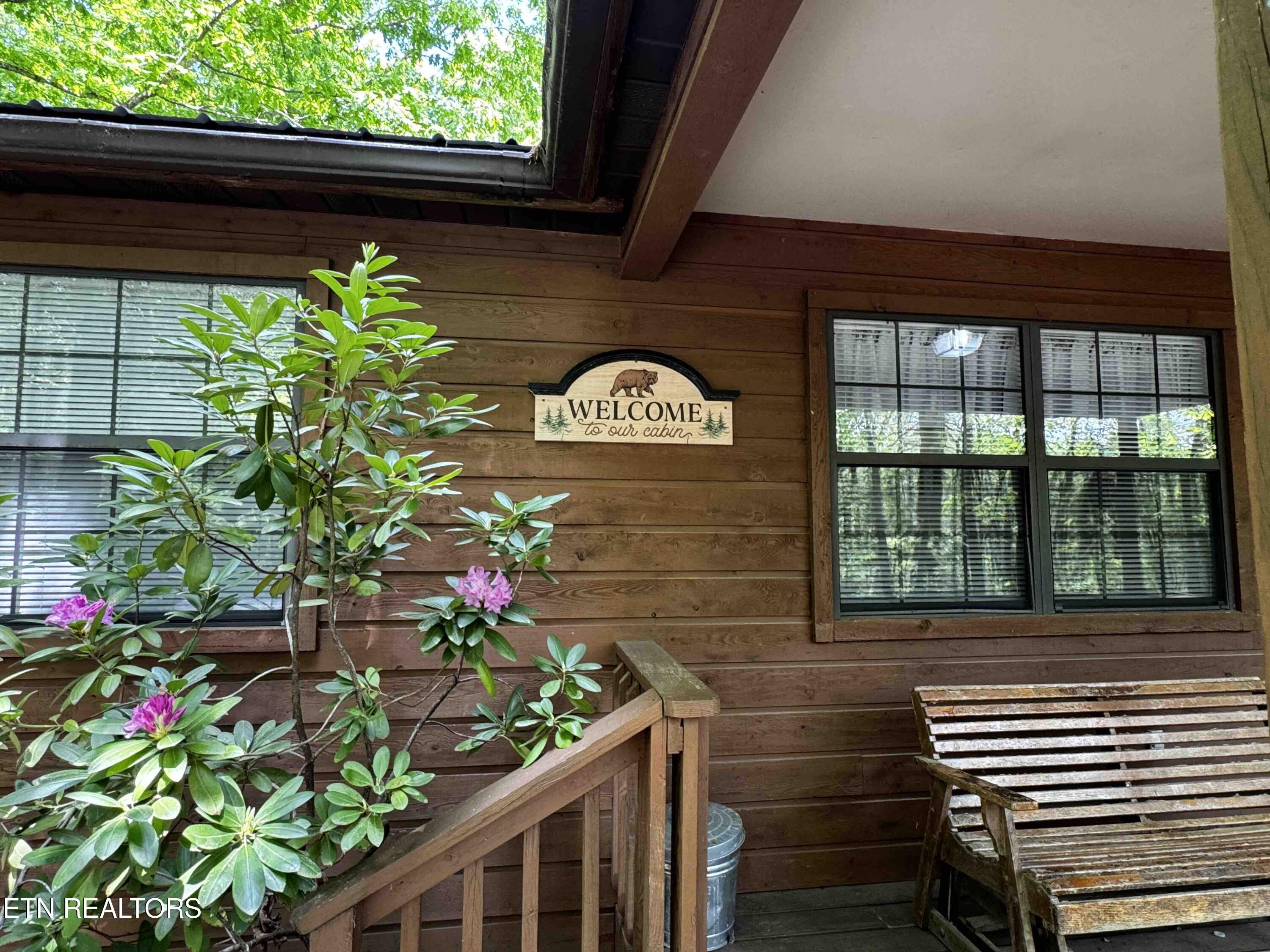 653 Oaks View Court Pigeon Forge, TN 37863 - Photo 44 of 49 CabinWelcome