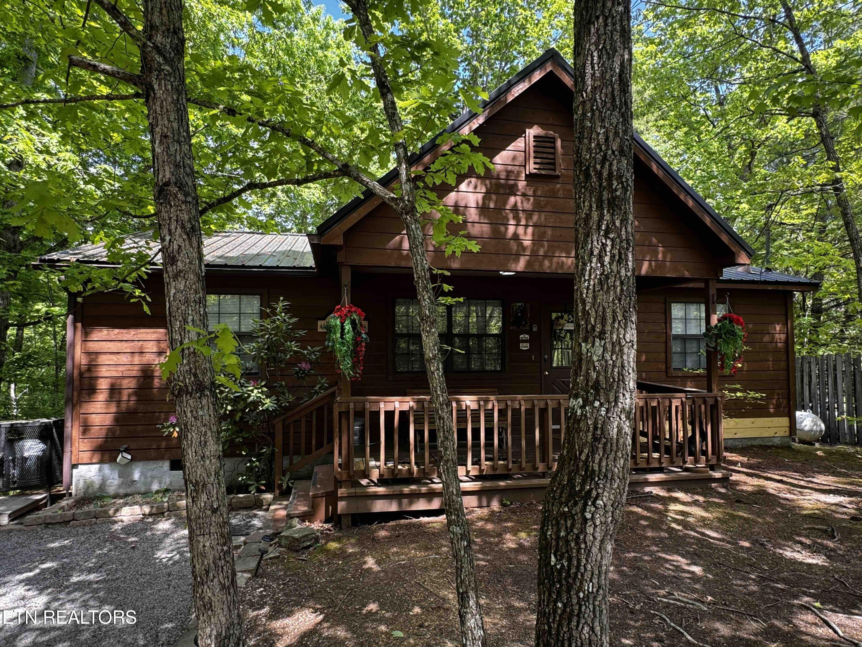 653 Oaks View Court Pigeon Forge, TN 37863 - Photo 47 of 49 CabFrt4
