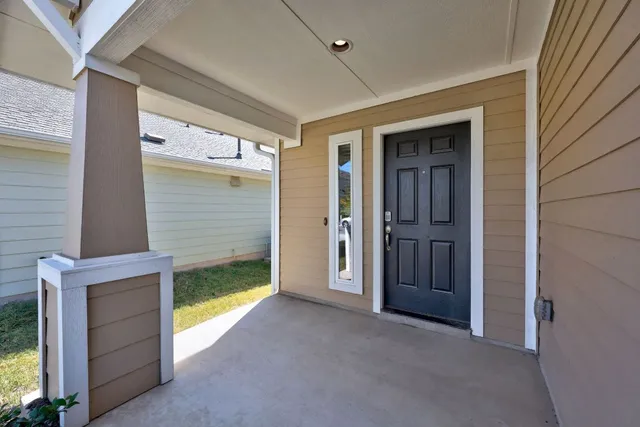 $270,000 | 137 Appleberry Lane, Elgin, TX 78621