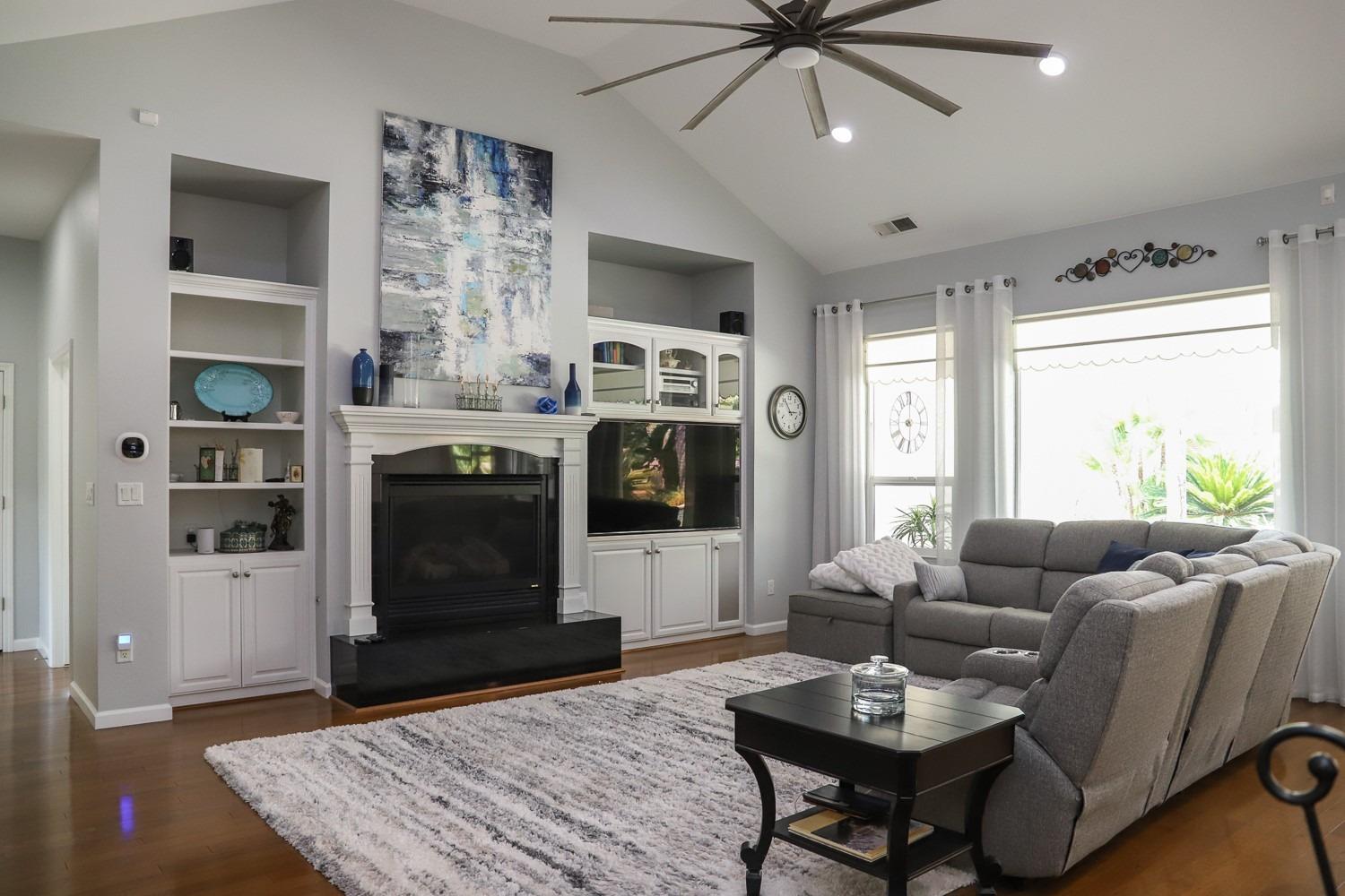 1006 Lorene Avenue Fowler, CA 93625 - Photo 4 of 29