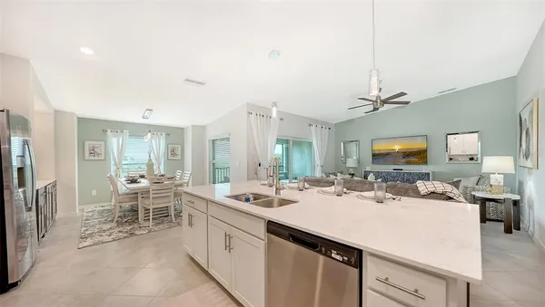 $7,500 | 12550 Galapagos Court, Unit 206, Venice, FL 34293