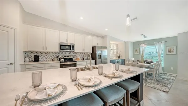 $7,500 | 12550 Galapagos Court, Unit 206, Venice, FL 34293