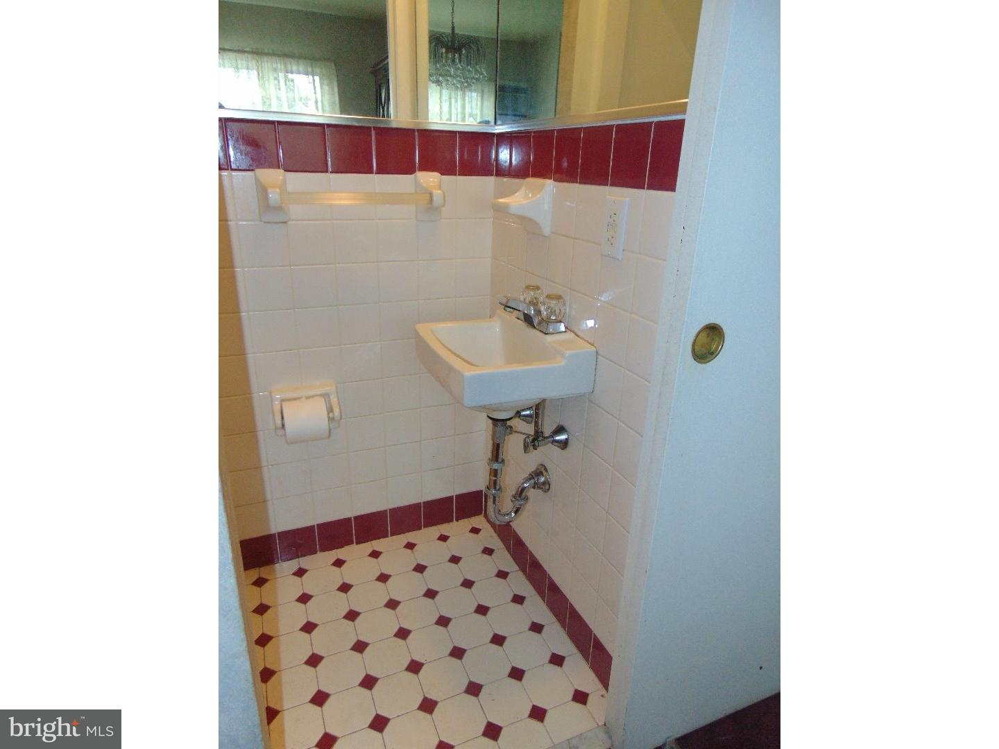 303 South State Road Upper Darby, PA 19082 - Photo 13 of 24