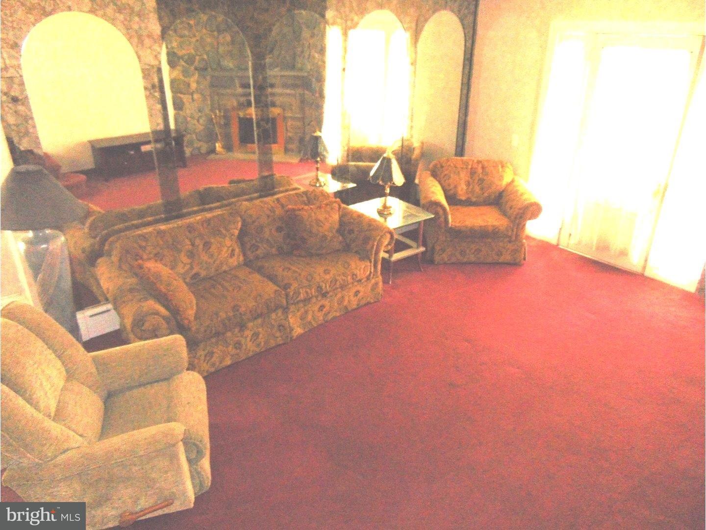 303 South State Road Upper Darby, PA 19082 - Photo 4 of 24 Living Room