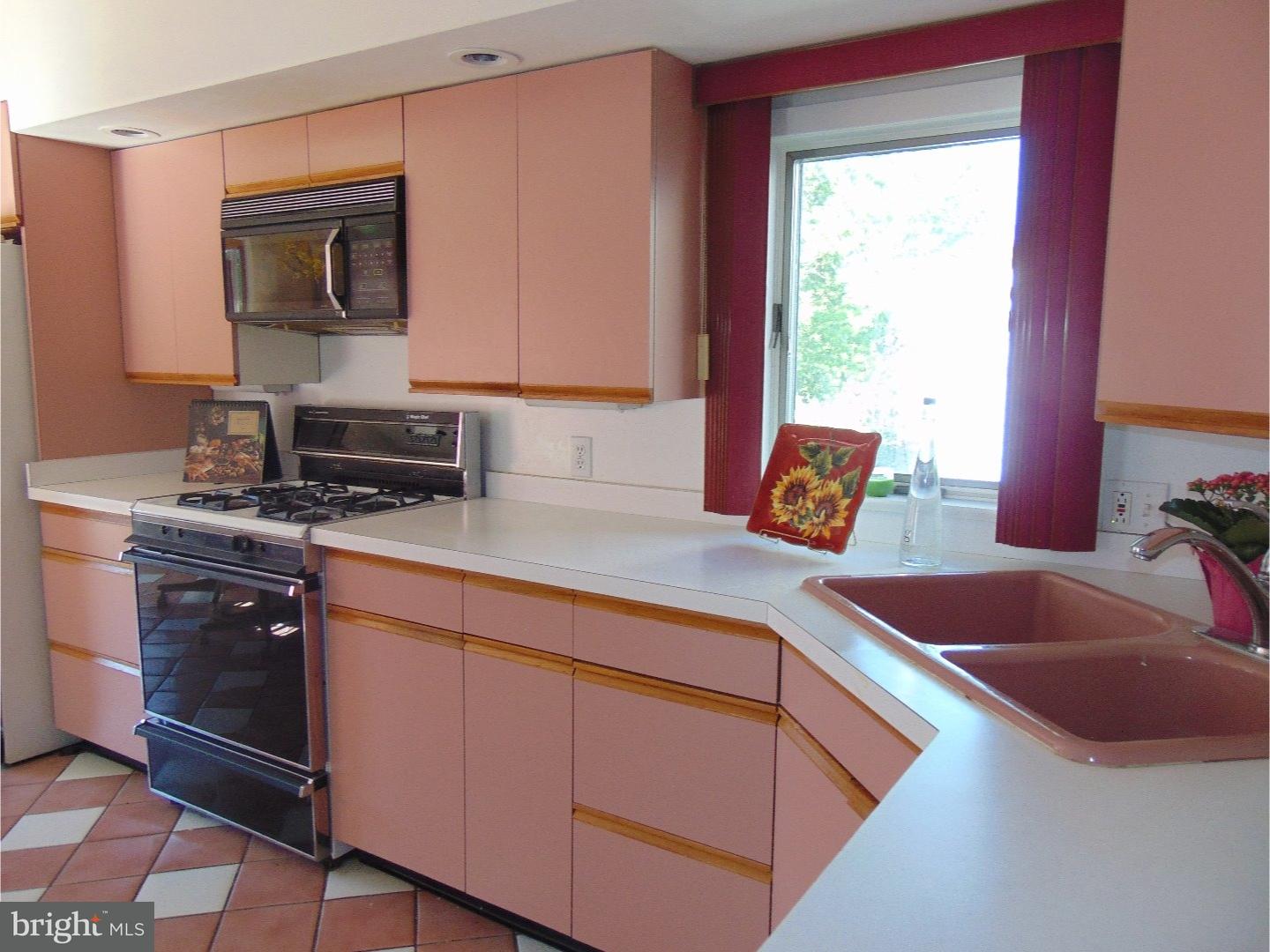303 South State Road Upper Darby, PA 19082 - Photo 10 of 24 Kitchen