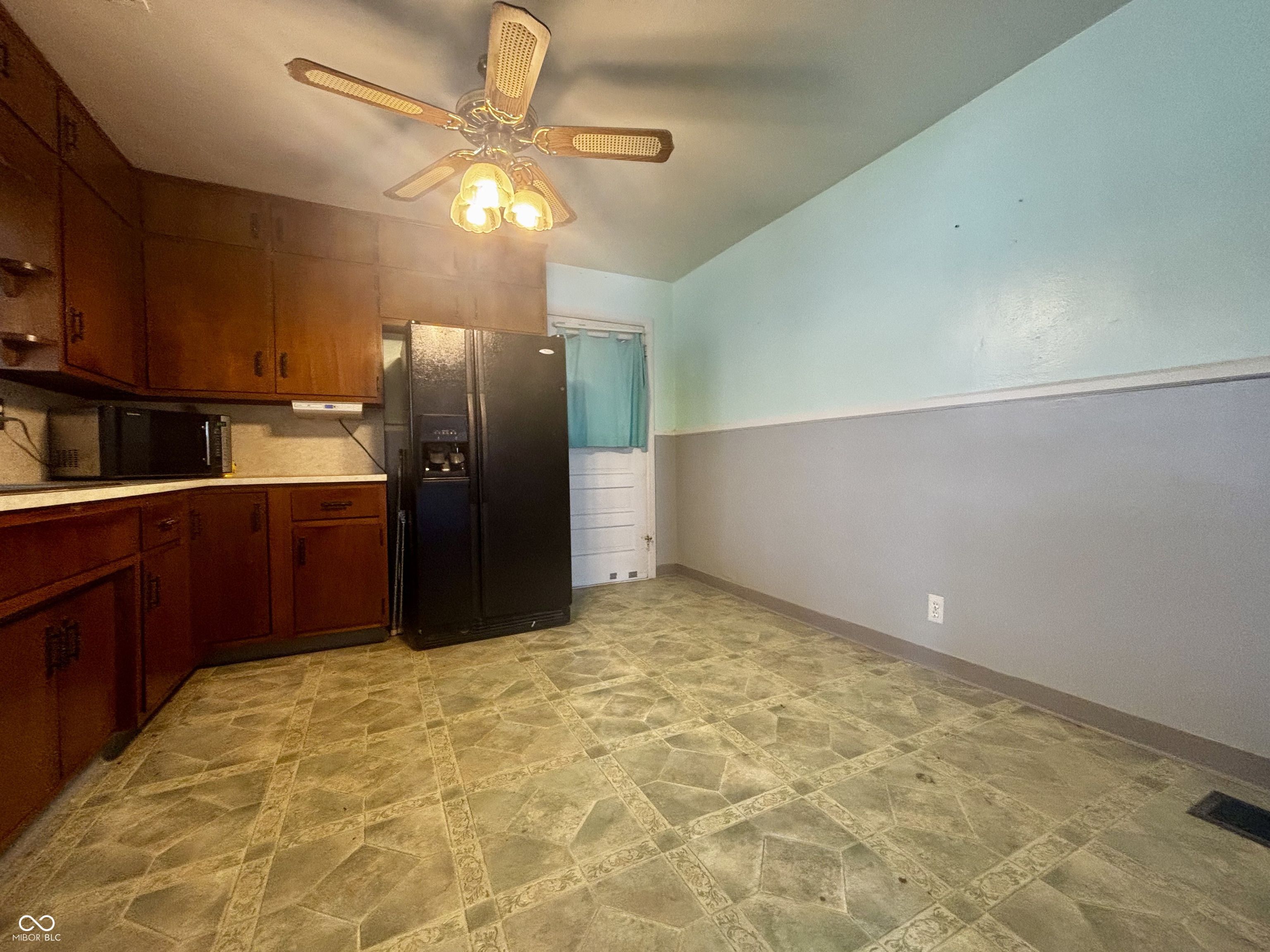3635 Hamilton Place Anderson, IN 46013 - Photo 10 of 24