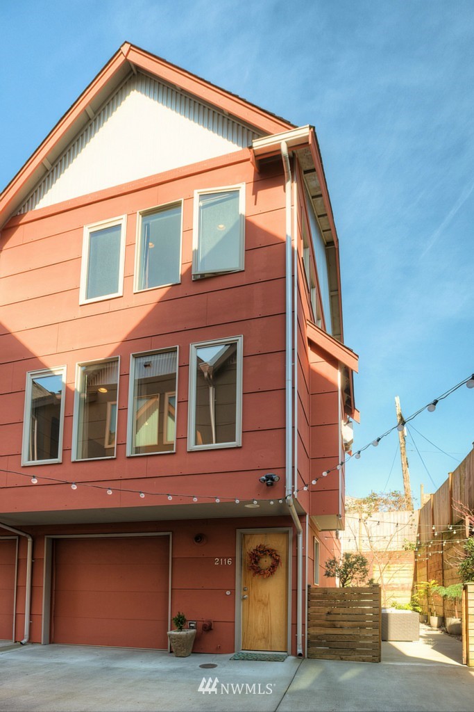 2116 South State Street Seattle, WA 98144 - Photo 1 of 18 Gallery Image 1