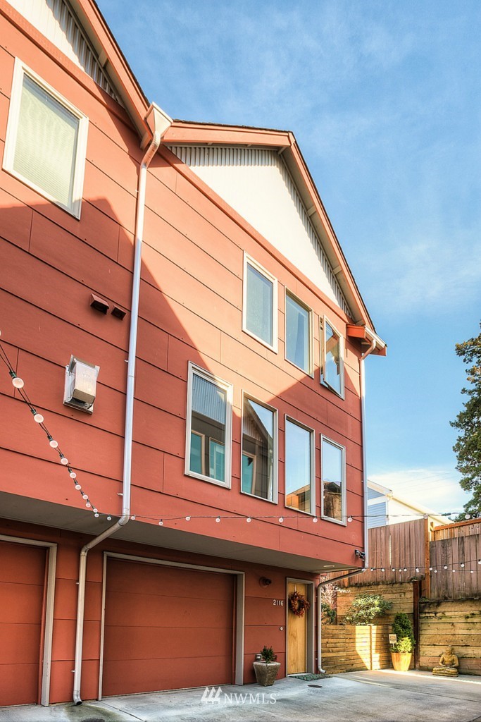 2116 South State Street Seattle, WA 98144 - Photo 2 of 18 Gallery Image 2