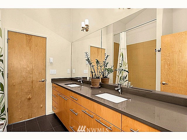 2116 South State Street Seattle, WA 98144 - Photo 15 of 18 Gallery Image 15