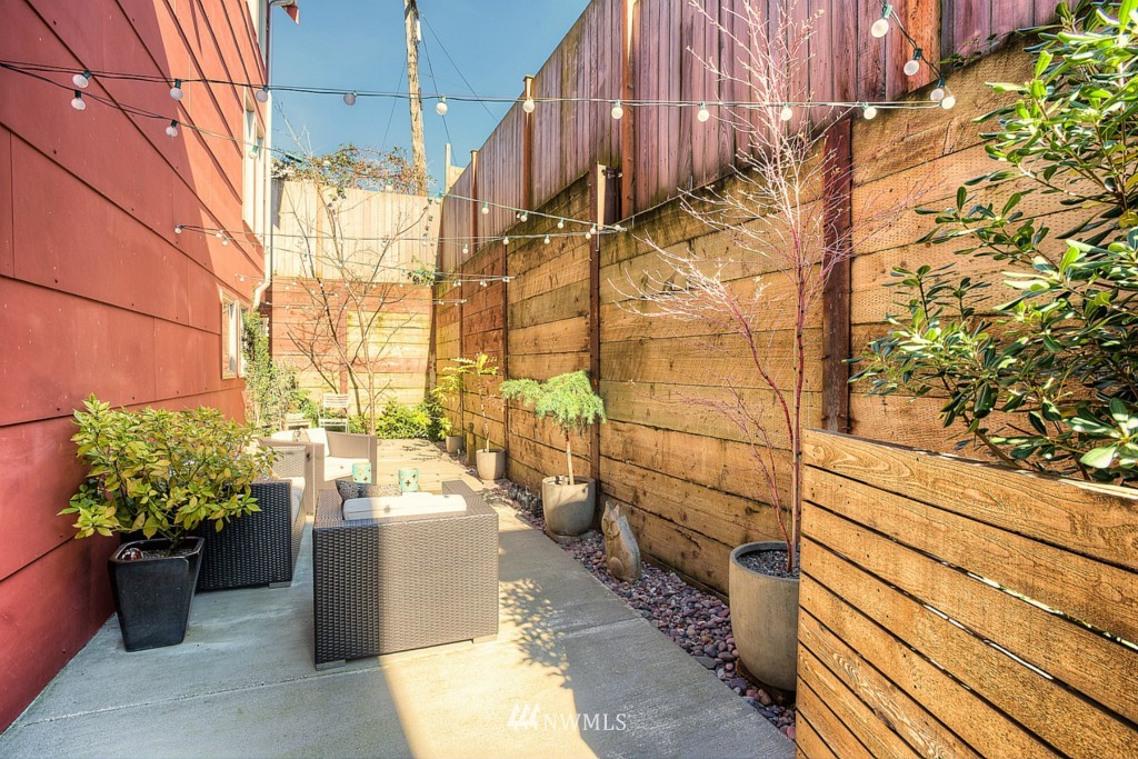 2116 South State Street Seattle, WA 98144 - Photo 3 of 18 Gallery Image 3