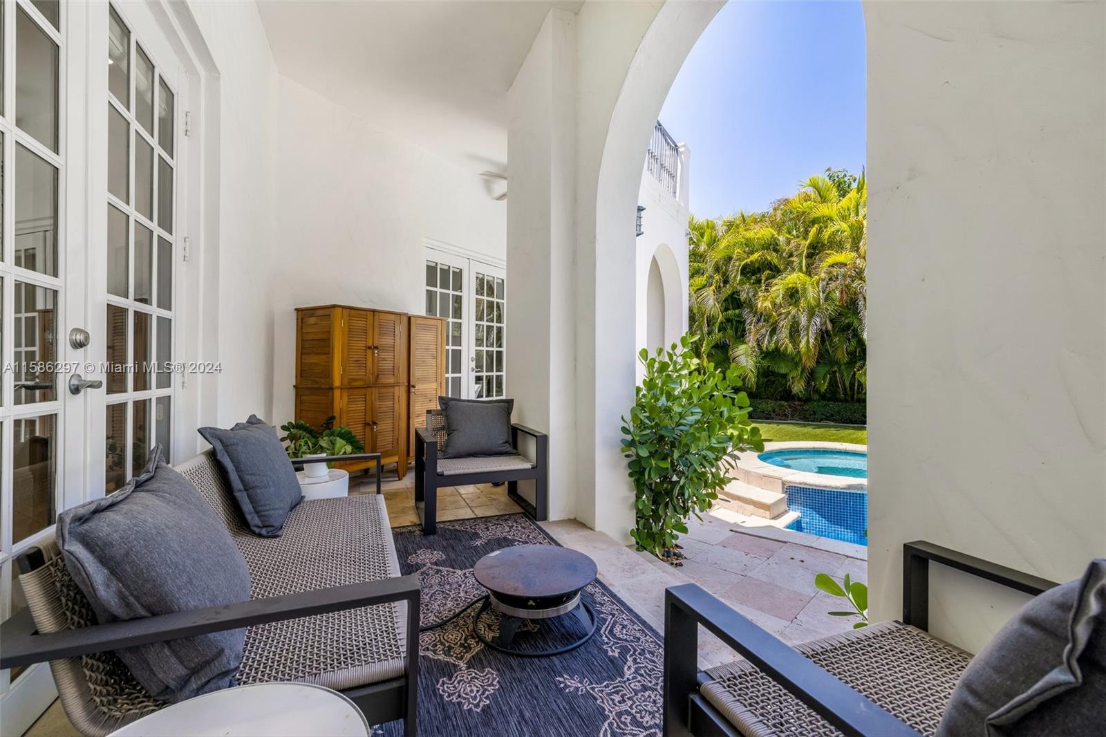 200 Ridgewood Road Coral Gables, FL 33133 - Photo 8 of 70