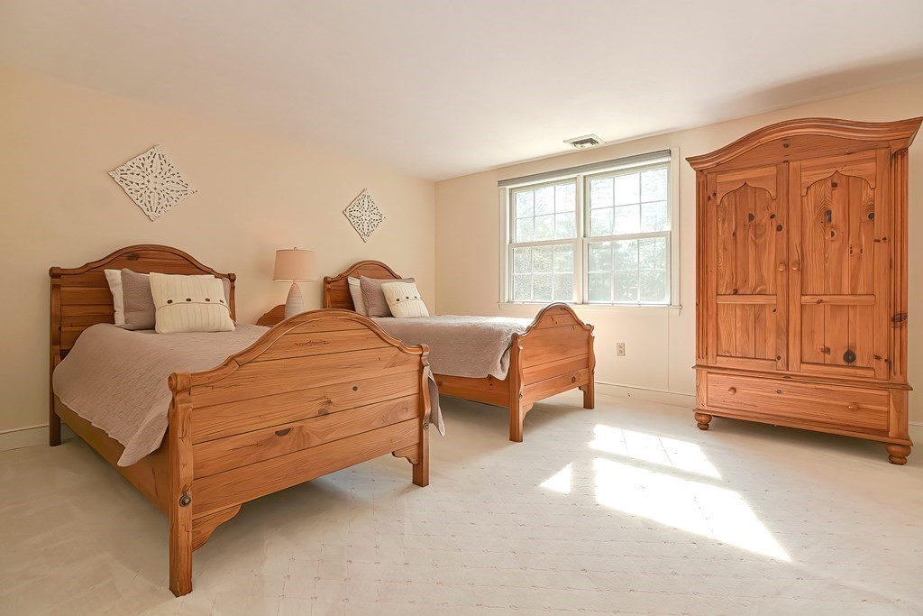 21 Trailside Road Medfield, MA 02052 - Photo 24 of 42