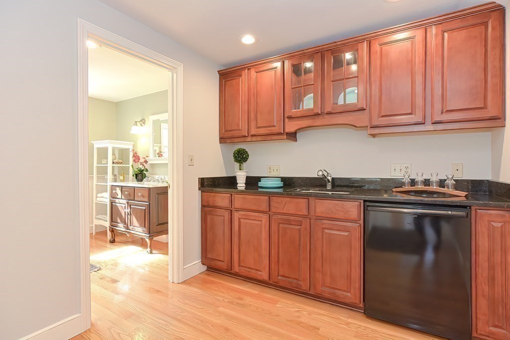 21 Trailside Road Medfield, MA 02052 - Photo 29 of 42