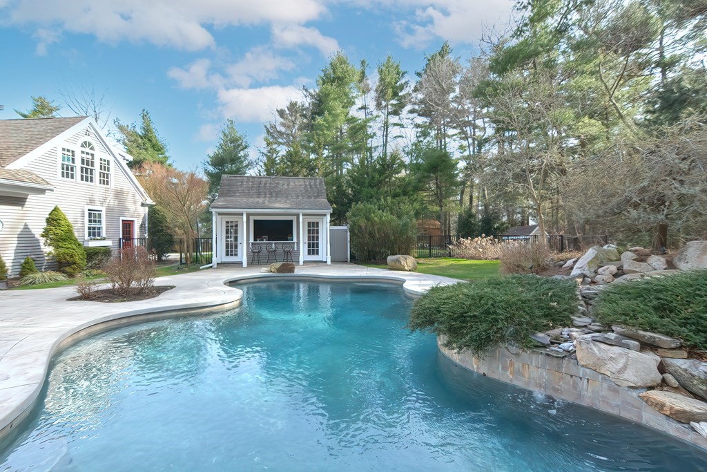 21 Trailside Road Medfield, MA 02052 - Photo 35 of 42