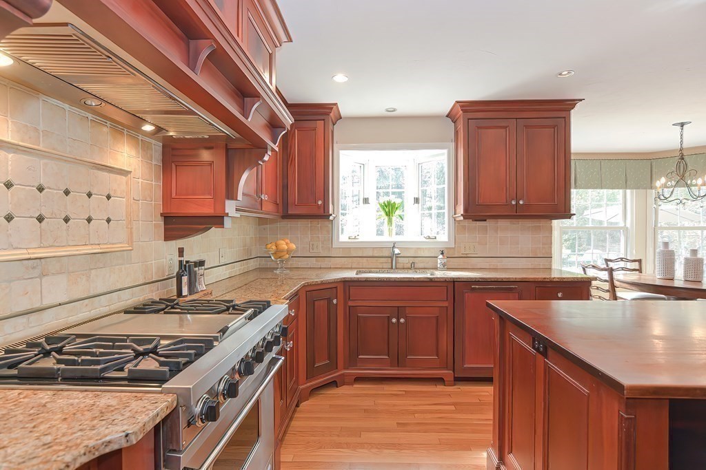 21 Trailside Road Medfield, MA 02052 - Photo 7 of 42