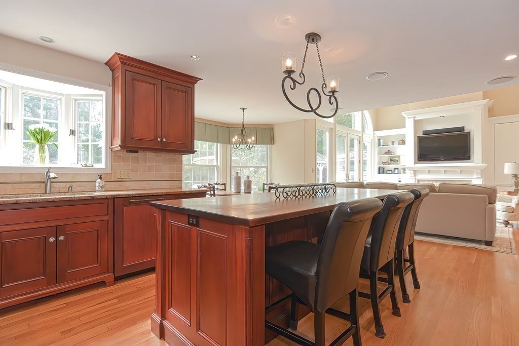 21 Trailside Road Medfield, MA 02052 - Photo 8 of 42