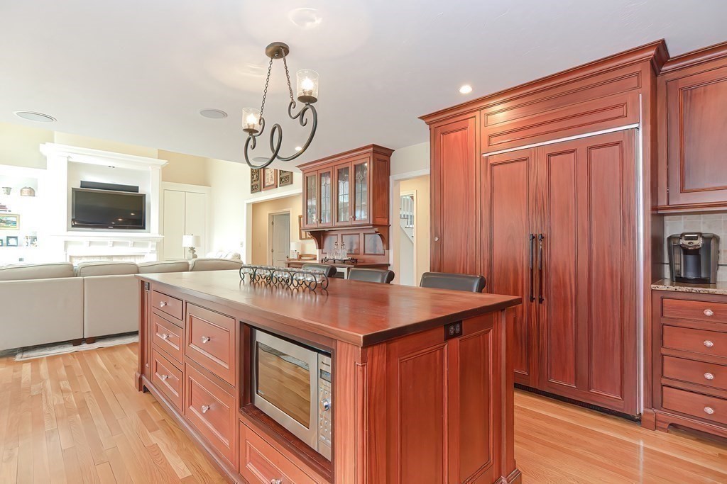 21 Trailside Road Medfield, MA 02052 - Photo 9 of 42