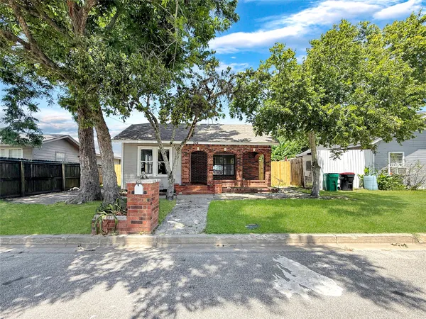 $1,675 | 304 Stimson Street, Baytown, TX 77520