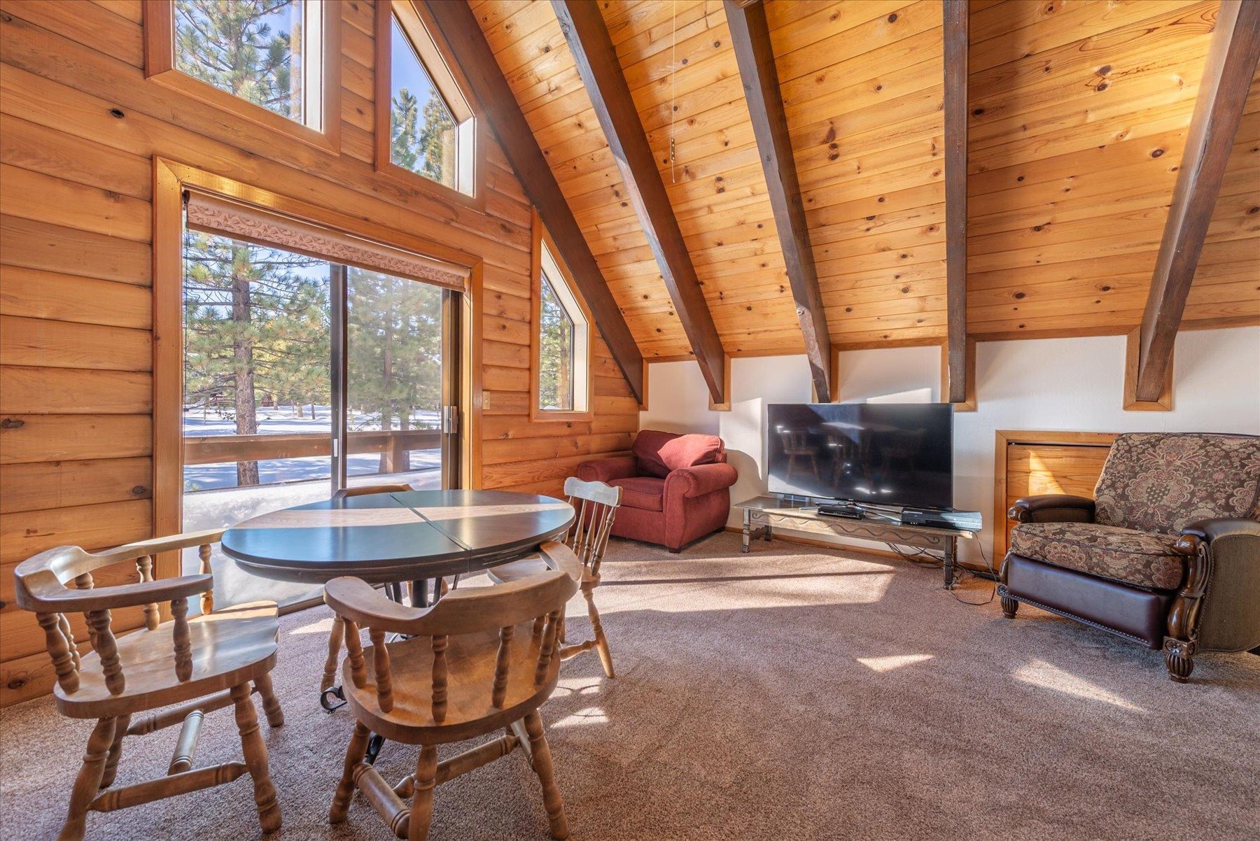 17080 Ski Slope Way Truckee, CA 96161 - Photo 13 of 22 Gallery Image 13