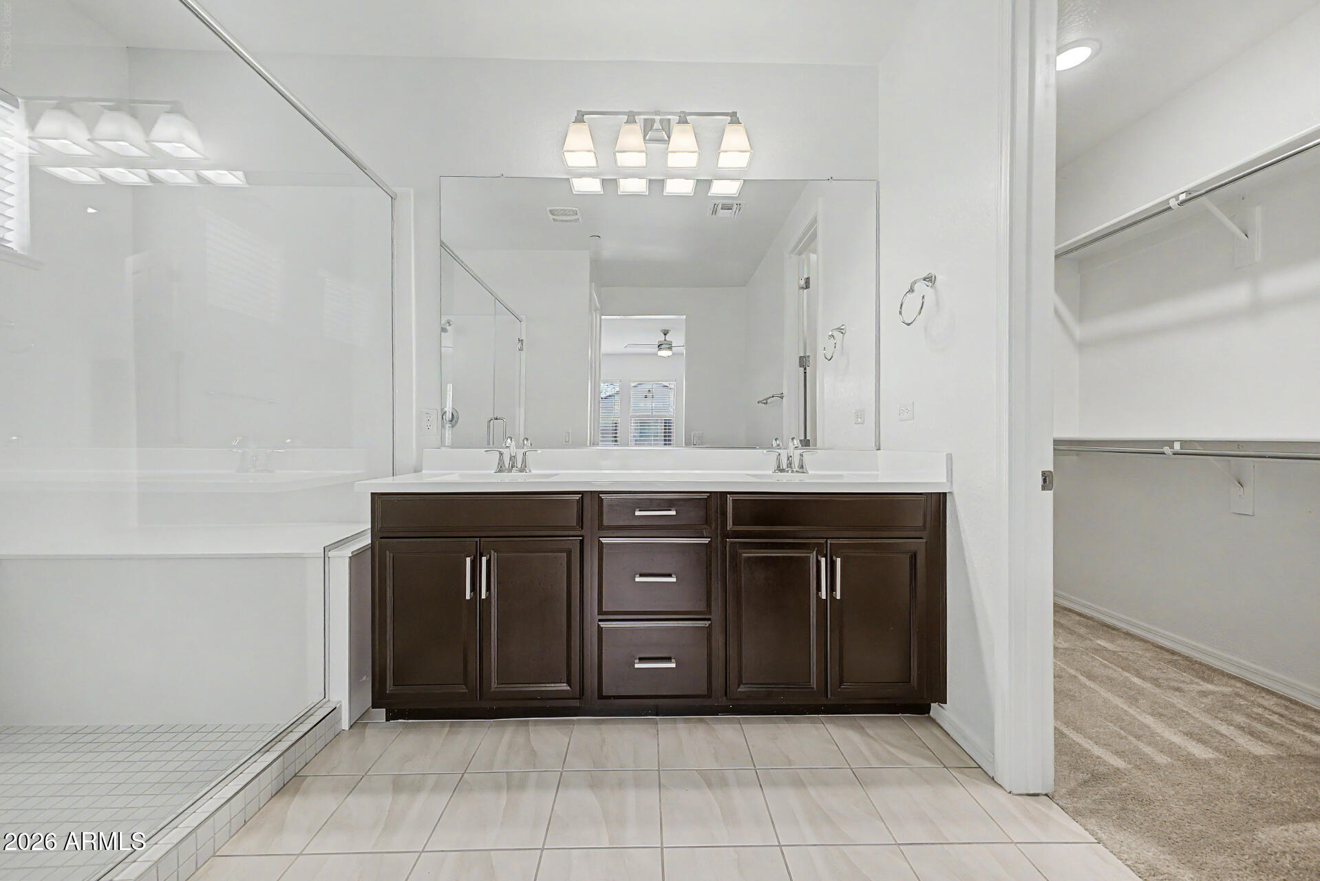 1682 South Follett Way Gilbert, AZ 85295 - Photo 5 of 46 21 - Follett