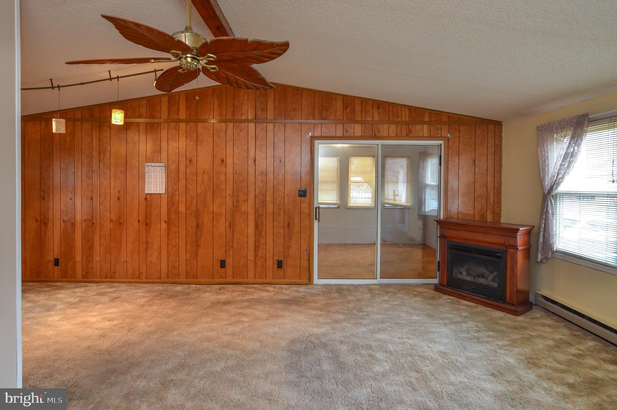 441 Blackwell Road Colonial Beach, VA 22443 - Photo 3 of 22 Living Room #2