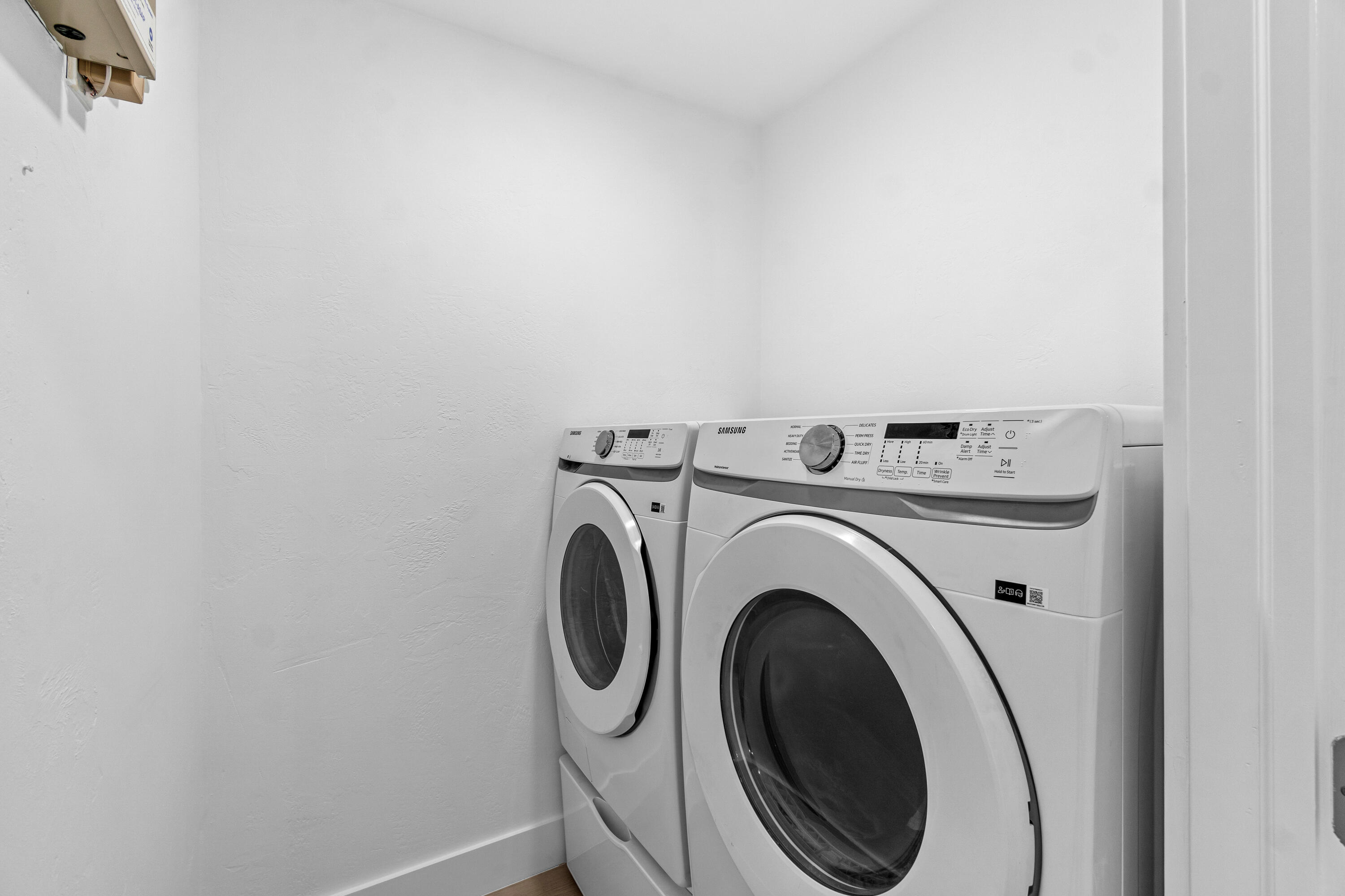 5097 Windsor Parke Drive Boca Raton, FL 33496 - Photo 24 of 27 a utility room with dryer and washer