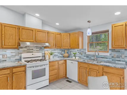 $699,000 | 880 Hummer Drive, Nederland, CO 80466