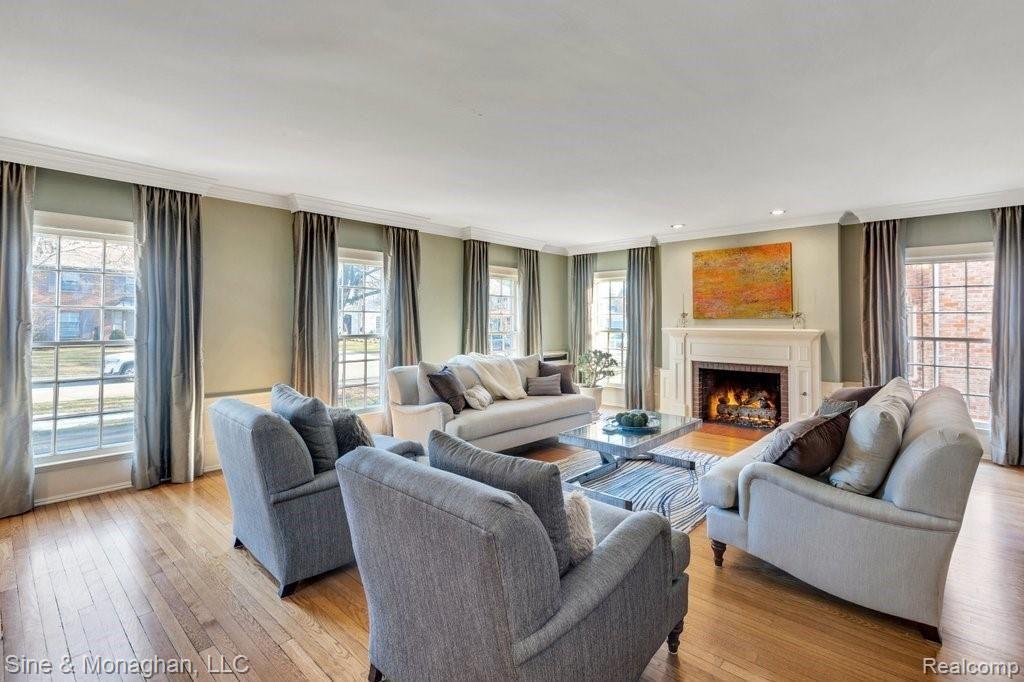 97 Moran Road Grosse Pointe Farms, MI 48236 - Photo 7 of 57