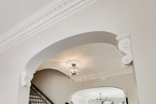 $1,200,000 | 10162 South Longwood Drive, Chicago, IL 60643