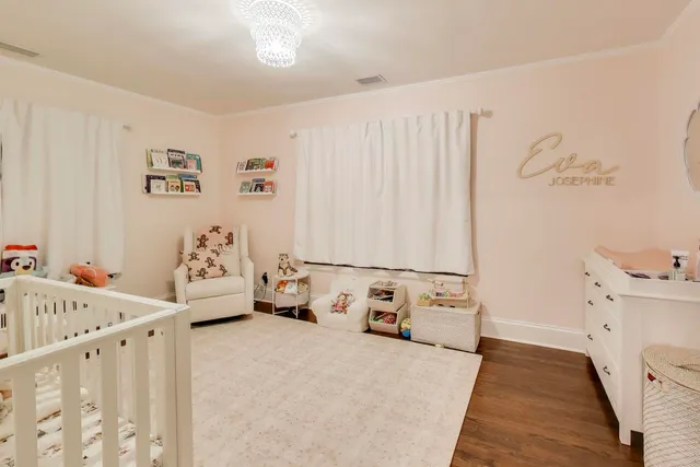 $1,200,000 | 10162 South Longwood Drive, Chicago, IL 60643