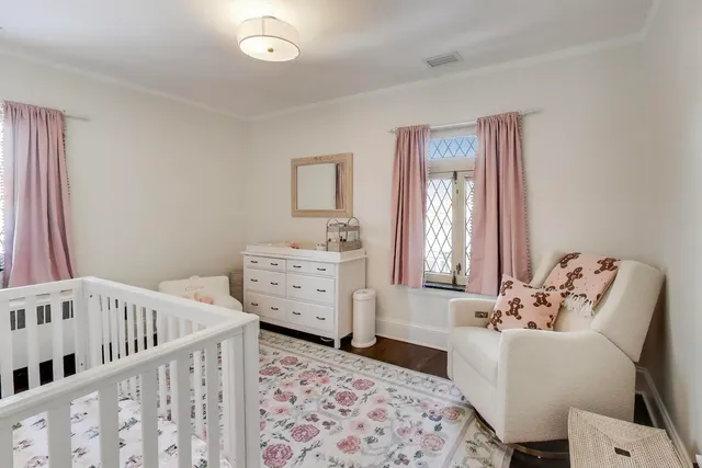 $1,200,000 | 10162 South Longwood Drive, Chicago, IL 60643