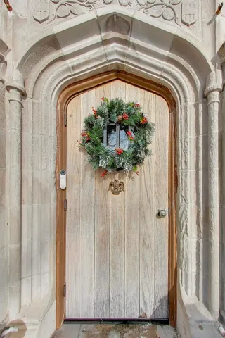 a view of a entryway