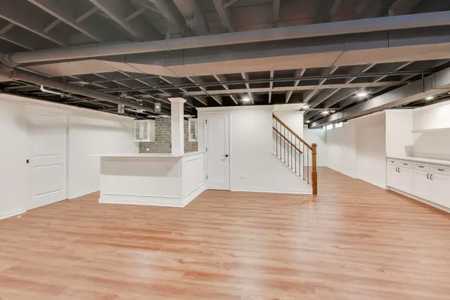 $1,200,000 | 10162 South Longwood Drive, Chicago, IL 60643