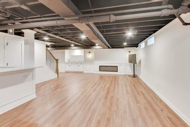 $1,200,000 | 10162 South Longwood Drive, Chicago, IL 60643