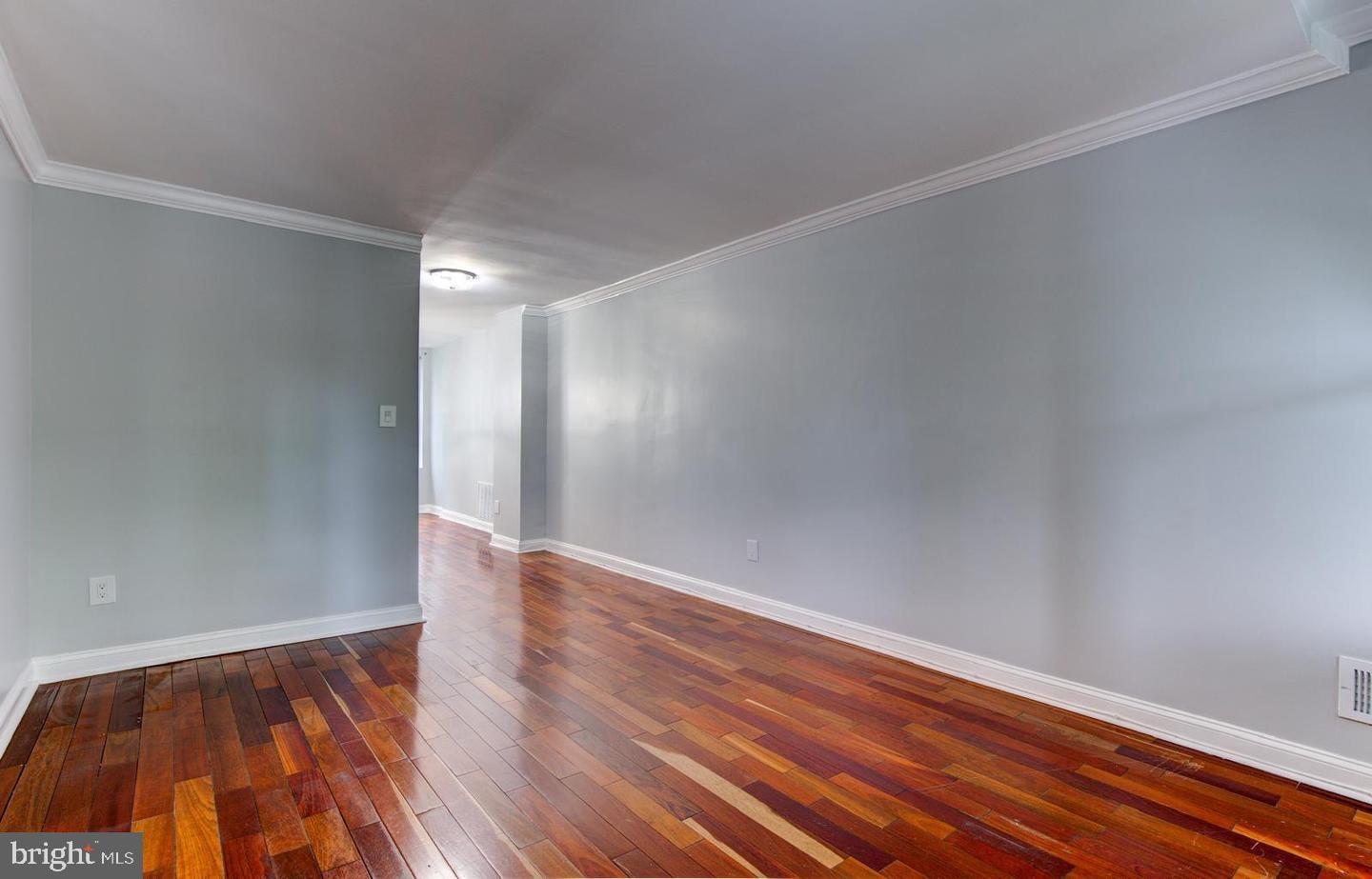 3537 Reisterstown Road Baltimore, MD 21215 - Photo 8 of 23 Living Room/Hallway