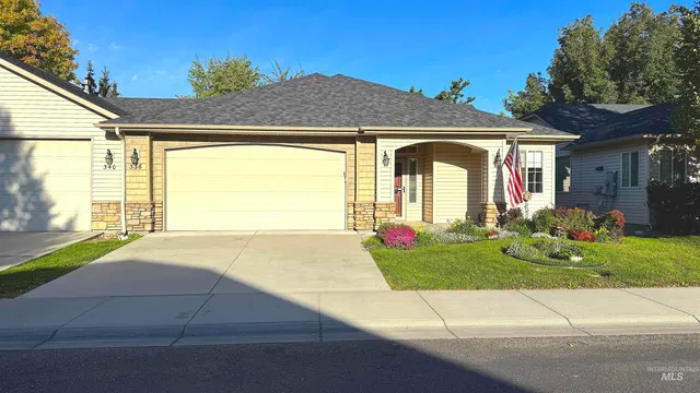 $419,900 | 336 South Golden Eagle Lane, Eagle, ID 83616