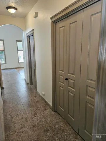 $419,900 | 336 South Golden Eagle Lane, Eagle, ID 83616