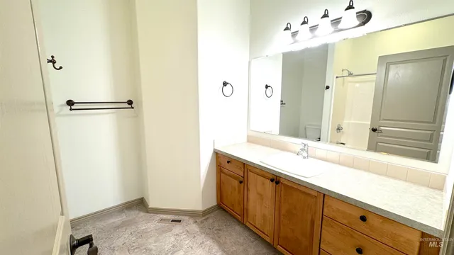 $419,900 | 336 South Golden Eagle Lane, Eagle, ID 83616