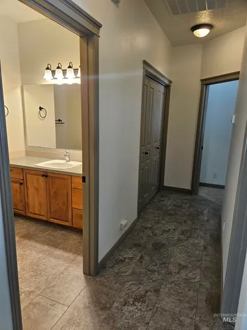 $419,900 | 336 South Golden Eagle Lane, Eagle, ID 83616