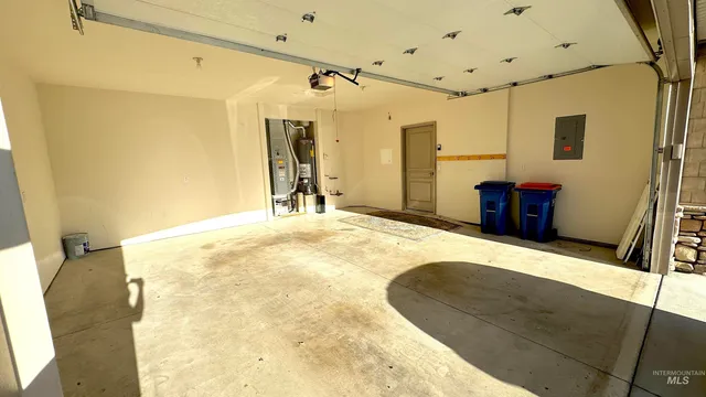 $419,900 | 336 South Golden Eagle Lane, Eagle, ID 83616