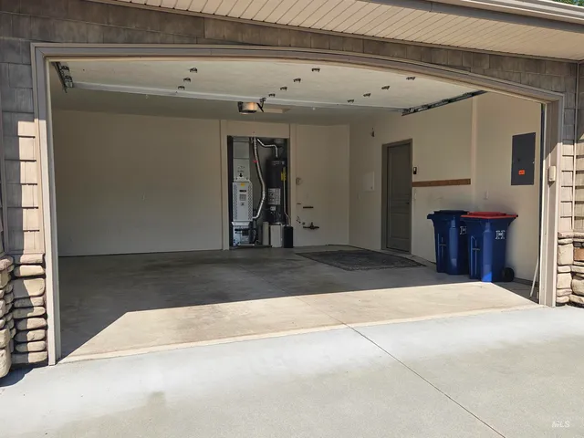 $419,900 | 336 South Golden Eagle Lane, Eagle, ID 83616