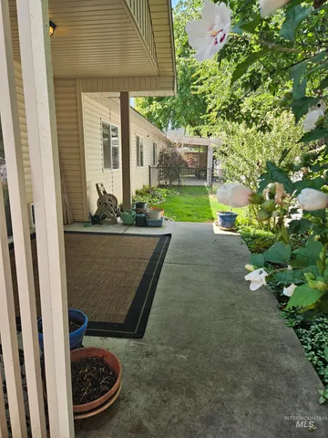 $419,900 | 336 South Golden Eagle Lane, Eagle, ID 83616