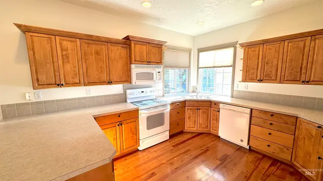 $419,900 | 336 South Golden Eagle Lane, Eagle, ID 83616